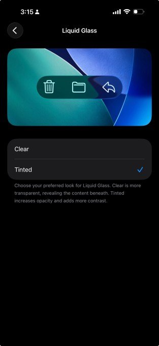 The screenshot displays a new setting for liquid glass on iOS 26.1, which allows users to choose either clear or tinted option.