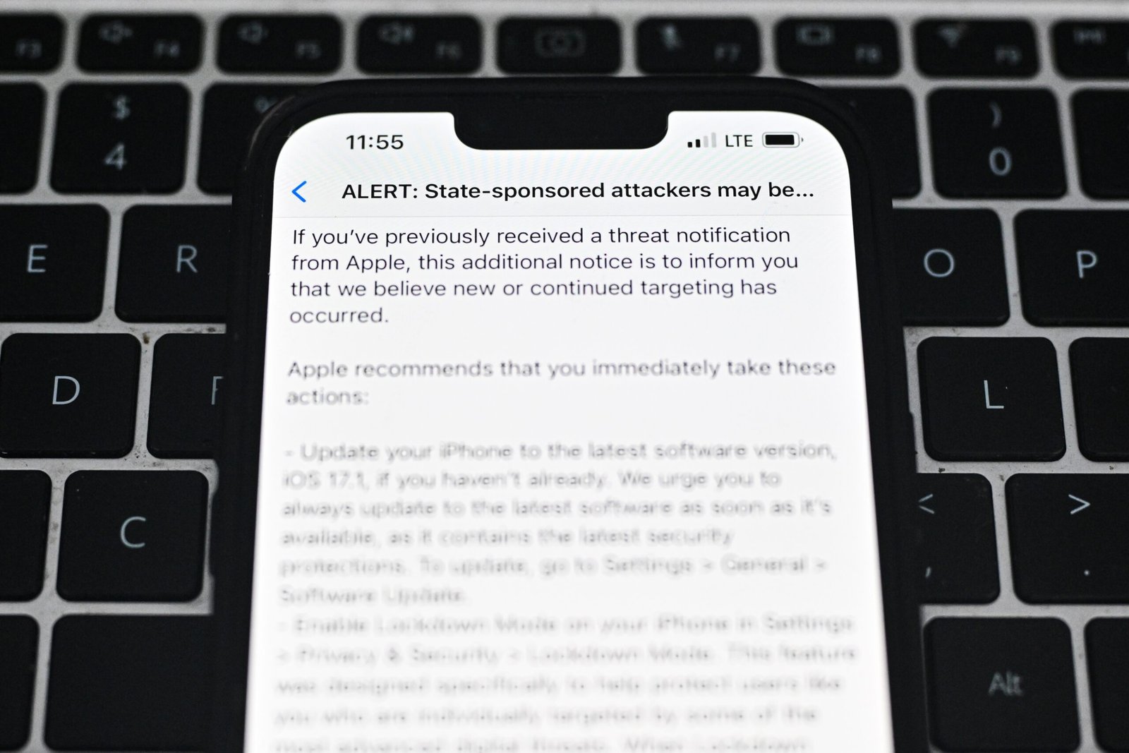 Apple threat notification on iPhone