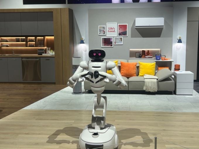 LG robot at CES 2026